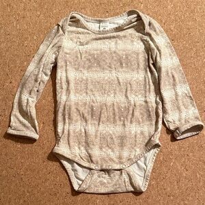 Kate Quinn Bamboo Long Sleeve Baby Onesie 18-24 months EUC